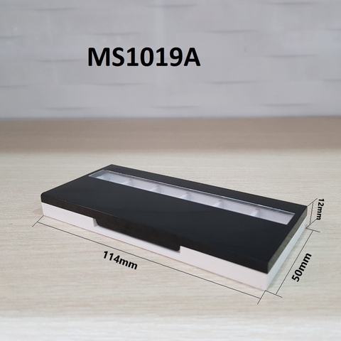 Khay 6 ô có gương màu trắng đen 114*50*12mm