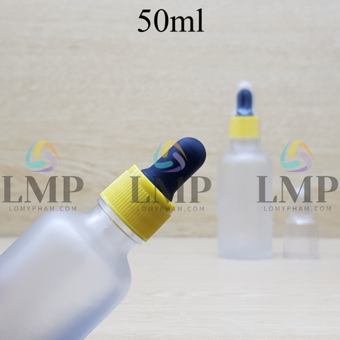 Chai tinh dầu phun mờ nắp bóp khoen nhựa sọc có nắp chụp 50ml