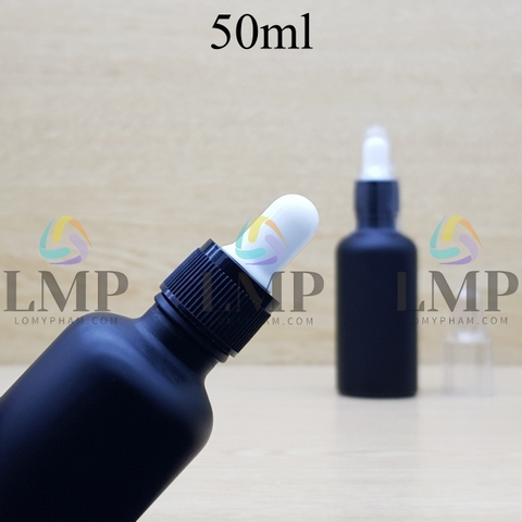 Chai tinh dầu phun mờ nắp bóp khoen nhựa sọc có nắp chụp 50ml