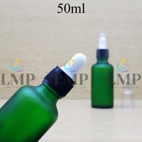 Chai tinh dầu phun mờ nắp bóp khoen nhựa sọc có nắp chụp 50ml