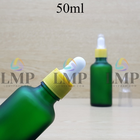 Chai tinh dầu phun mờ nắp bóp khoen nhựa sọc có nắp chụp 50ml