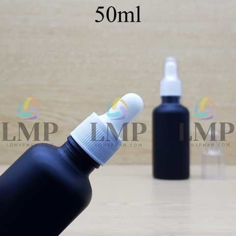 Chai tinh dầu phun mờ nắp bóp khoen nhựa sọc có nắp chụp 50ml