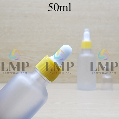 Chai tinh dầu phun mờ nắp bóp khoen nhựa sọc có nắp chụp 50ml