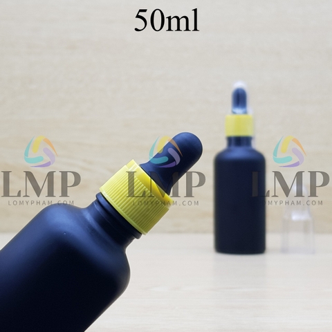 Chai tinh dầu phun mờ nắp bóp khoen nhựa sọc có nắp chụp 50ml