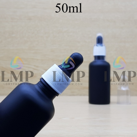 Chai tinh dầu phun mờ nắp bóp khoen nhựa sọc có nắp chụp 50ml