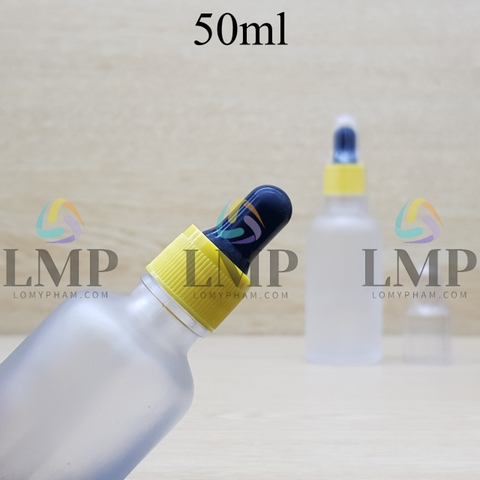 Chai tinh dầu phun mờ nắp bóp khoen nhựa sọc có nắp chụp 50ml