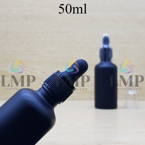 Chai tinh dầu phun mờ nắp bóp khoen nhựa sọc có nắp chụp 50ml