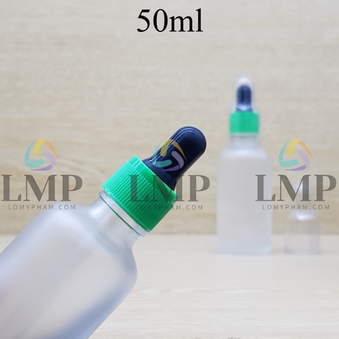 Chai tinh dầu phun mờ nắp bóp khoen nhựa sọc có nắp chụp 50ml