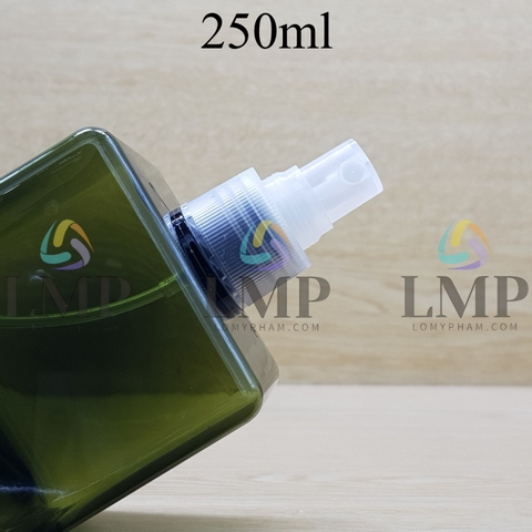 Chai lotion vuông phun sương