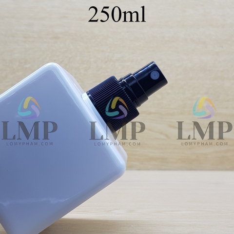 Chai lotion vuông phun sương