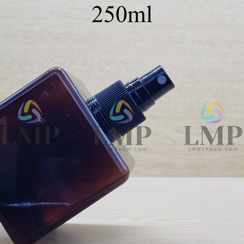 Chai lotion vuông phun sương