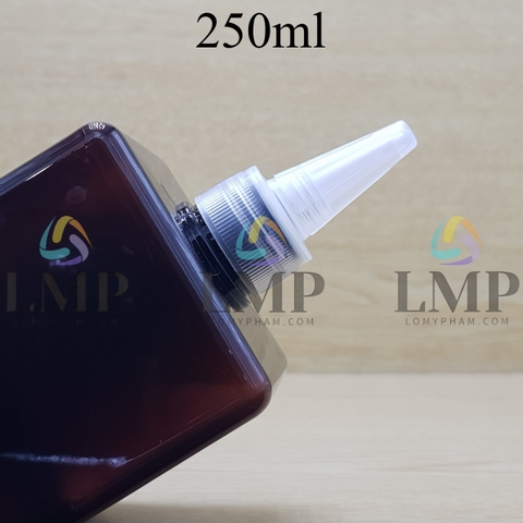 Chai lotion vuông nắp nhọn sọc