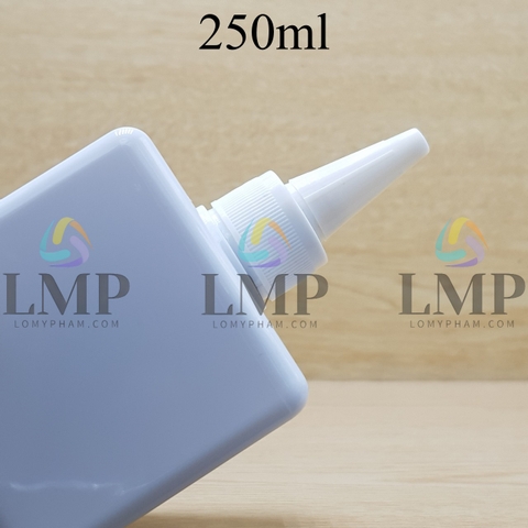 Chai lotion vuông nắp nhọn sọc