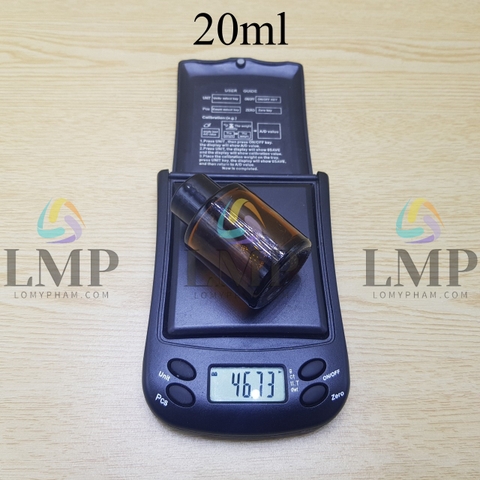 Chai thủy tinh nâu nắp vặn trơn