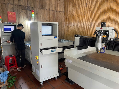 Bàn giao máy phay phip cách điện CNC 1212 - 1  về Bắc Ninh