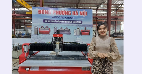 Ưu điểm của máy cnc quảng cáo lắp lô tỳ đè vật liệu tự động