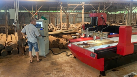 BÀN GIAO MÁY ĐỤC CNC NHÀ GỖ CÔNG TY TÂY NAM PHÁT TÂY NINH