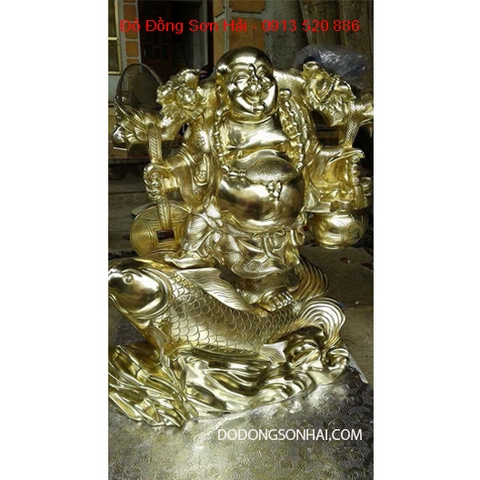 Đúc tượng Phật Di Lặc gánh vàng đứng trên cá chép bằng đồng, dát vàng 9999, mã D11