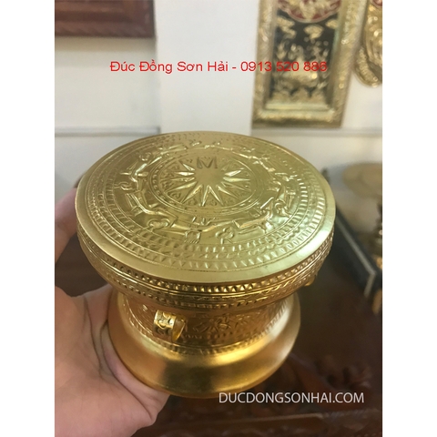 Trống đồng quà tặng, dát vàng 9999 đẹp sang trọng, đường kính mặt 10cm, cao 8cm, mã TH01