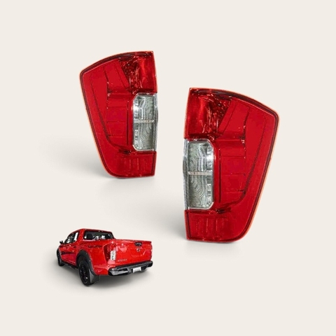 Đèn hậu Nissan Navara 2014-2020
