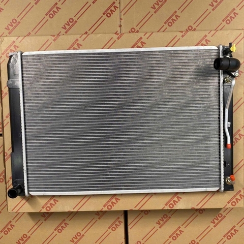 Két nước làm mát Toyota Sienna 2001-2008