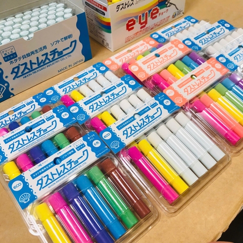 HỘP 6 VIÊN PHẤN KHÔNG BỤI NIHON RIKAGAKU DUSTLESS CHALK DCC-6