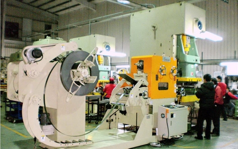 Tìm hiểu Máy cấp phôi giá tốt nhất thị trường hiện nay