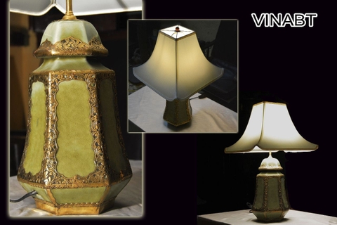Đèn bàn, đèn đầu giường VINABT men xanh Celadon hinhf  lục lăng bọc đồng, chao chùa