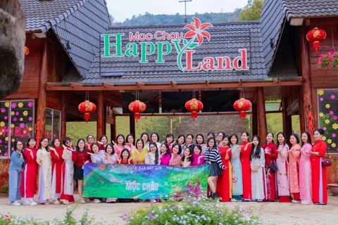 Công ty cổ phần Bia Sài Gòn - Phú Thọ tổ chức tham quan, trải nghiệm cho nữ CBCNV Công ty