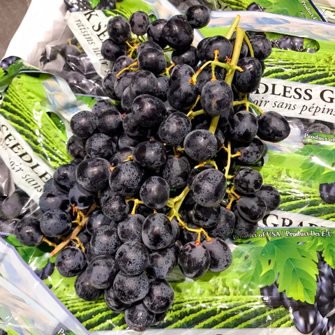 Nho đen Summer Royal Mỹ