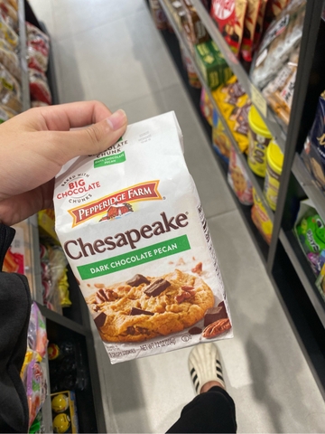 Bánh vị Socola đen và hạt bồ đào Chesapeake hiệu Pepperidge Farm - 240g