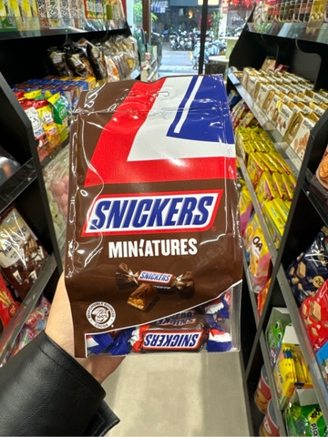 Kẹo sô cô la có nhân Snickers Miniatures 220g