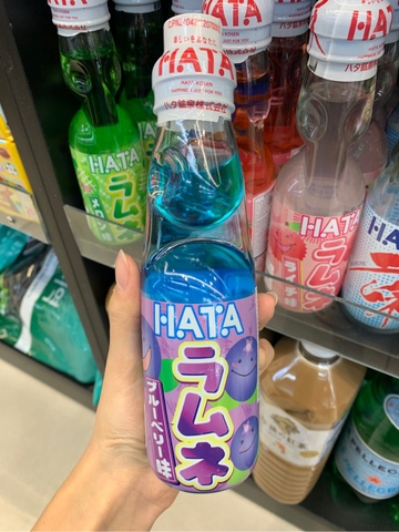 Nước Soda Ramune Hata Vị Việt Quất