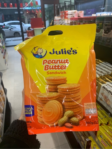 Bánh qui kẹp nhân bơ đậu phộng Julie's - 360g
