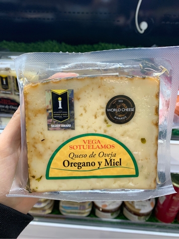 Phô mai cừu mật ong- lá kinh giới 200gr