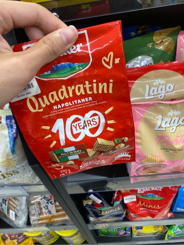 Bánh xốp Loacker Quadratini Napolitaner - 250g