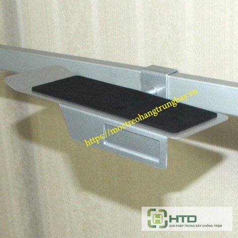 Móc treo giày dép trưng bày