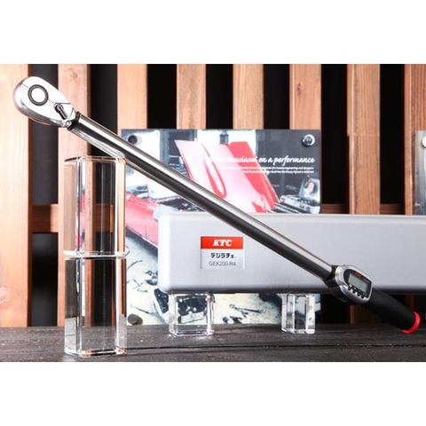 Cờ lê lực điện tử KTC GEK200-R4