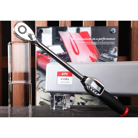 Cờ lê lực điện tử KTC GEK135-R4