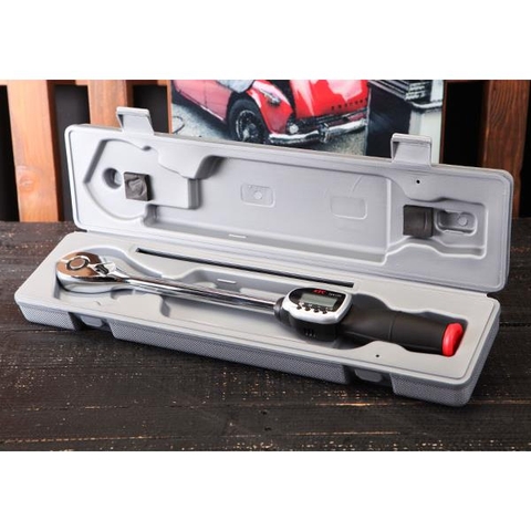 Cờ lê lực điện tử KTC GEK135-R4