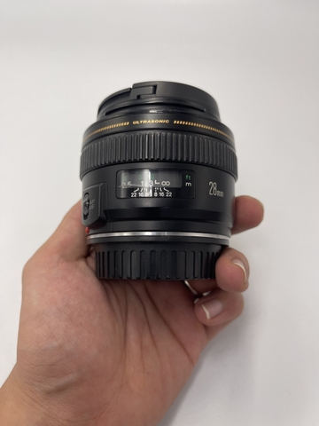 Canon EF 28mm F1.8 USM