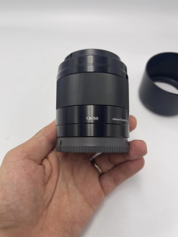Sony E 50mm F1.8 OSS