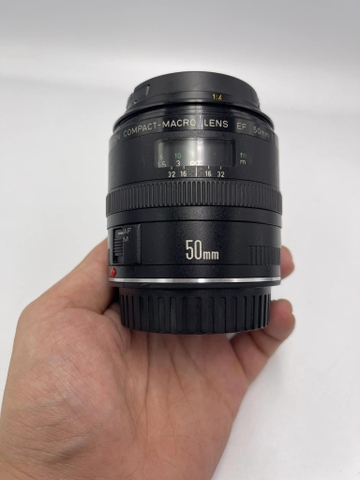 Canon EF 50mm F2.5 Macro