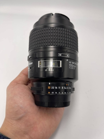 Nikon AF 105mm F2.8D Micro