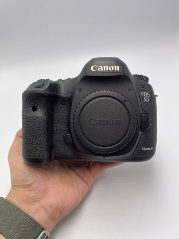 [COMBO] Canon EOS 5D3 + Canon EF 28-135mm F3.5-5.6 IS USM