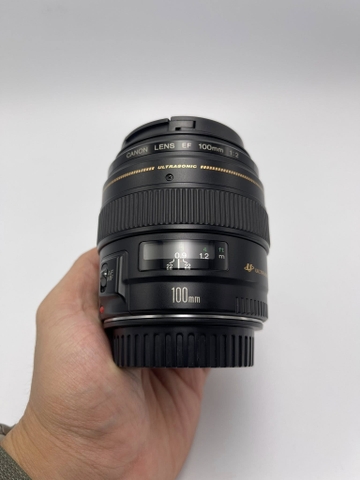 Canon EF 100mm F2 USM