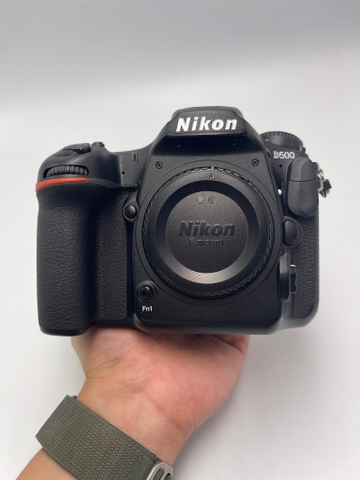 Nikon D500