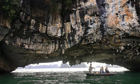 Tour Hạ Long - Yên Tử du xuân: HẠ LONG - SỬNG SỐT - TITOP - YÊN TỬ