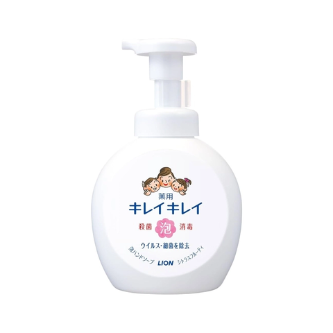 Nước rửa tay diệt khuẩn Lion 500ml