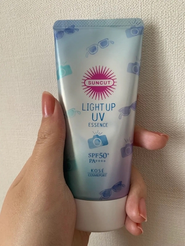 Kem chống nắng Light Up UV Essence SPF50+ PA++++ 80g